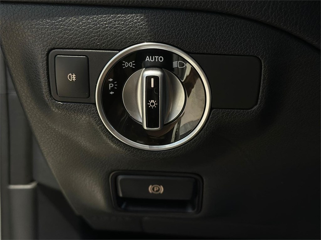 Foto 13 MERCEDES CLA 200d SHOOTING BRAKE AMG