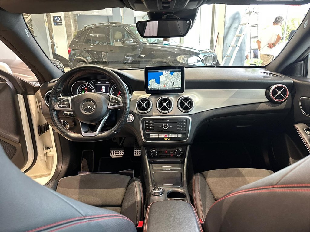 Foto 19 MERCEDES CLA 200d SHOOTING BRAKE AMG