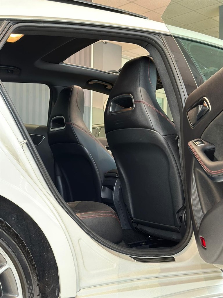 Foto 22 MERCEDES CLA 200d SHOOTING BRAKE AMG