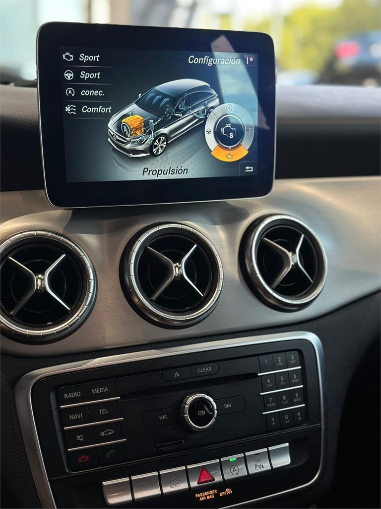 Foto 9 MERCEDES CLA 200d SHOOTING BRAKE AMG