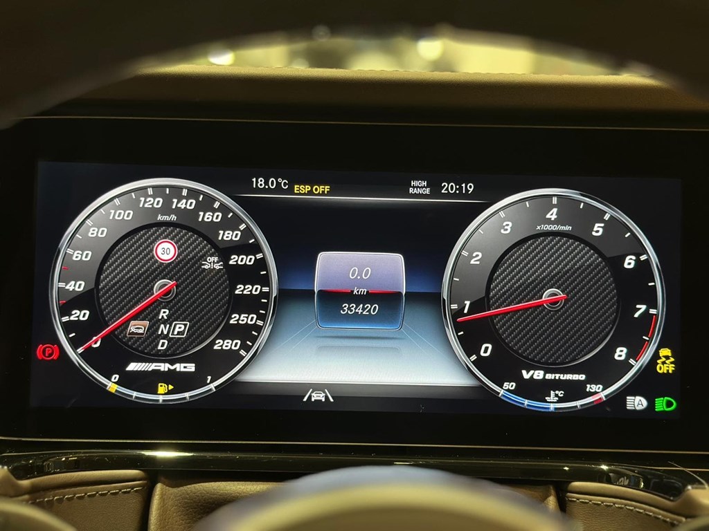 Foto 16  MERCEDES  Full Black 4.8 V8 BITURBO 585CV 