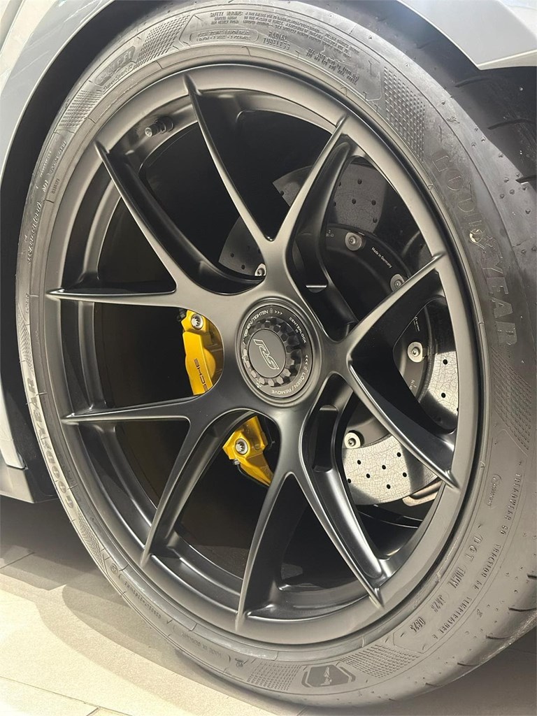 Foto 12 PORSCHE 911 GT3 RS 2025
