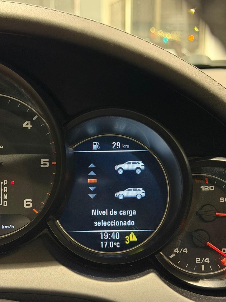 Foto 10  PORSCHE CAYENNE 3.0 DIESEL PLATINUM EDITION 