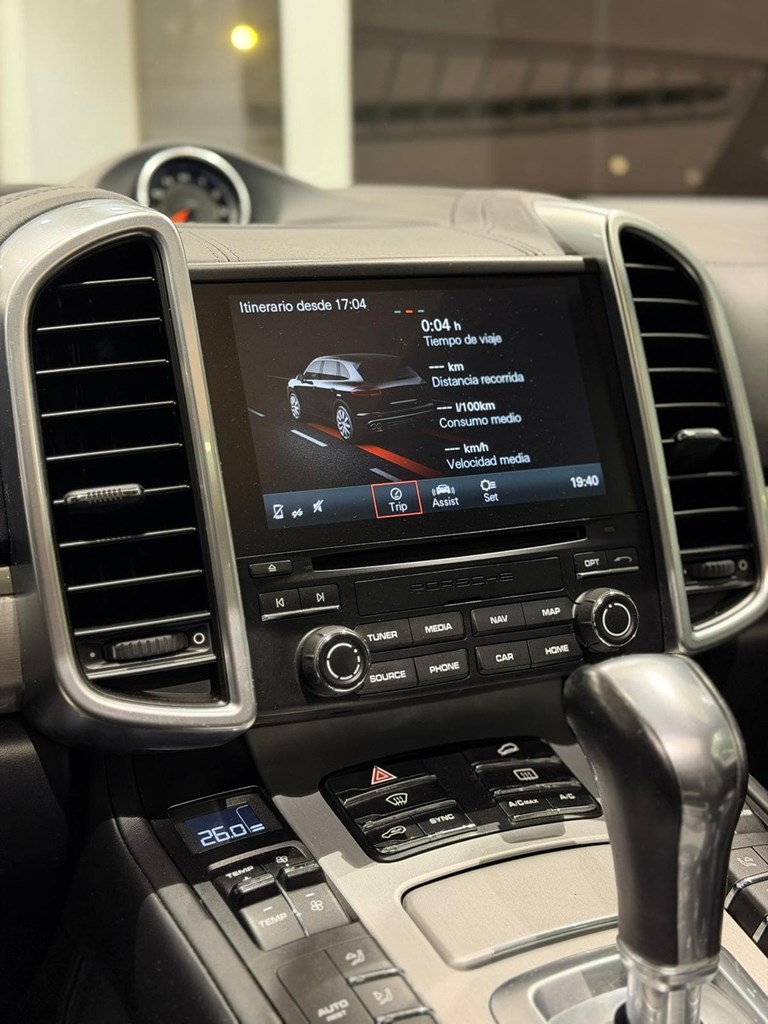 Foto 13  PORSCHE CAYENNE 3.0 DIESEL PLATINUM EDITION 