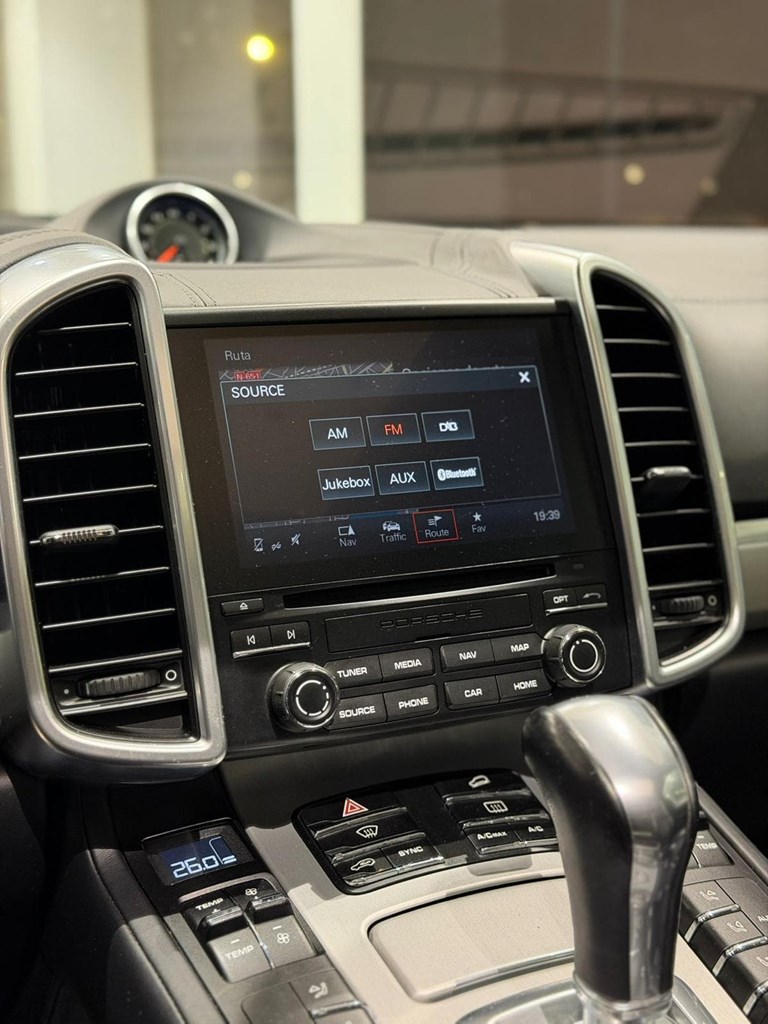 Foto 14  PORSCHE CAYENNE 3.0 DIESEL PLATINUM EDITION 