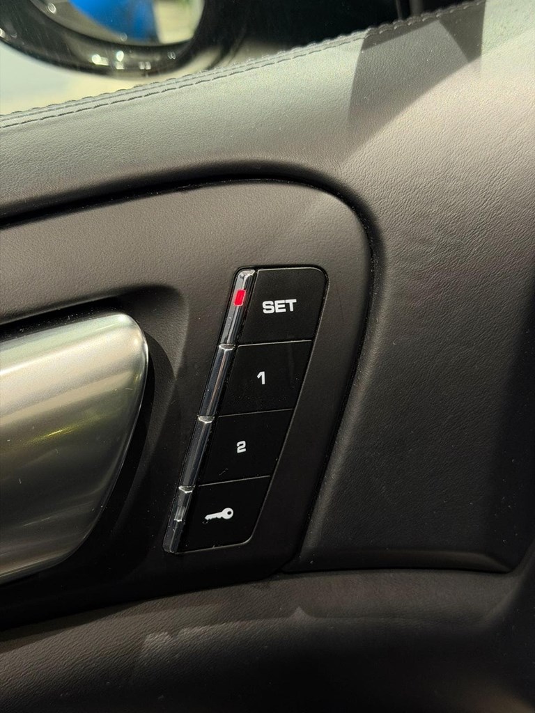 Foto 16  PORSCHE CAYENNE 3.0 DIESEL PLATINUM EDITION 