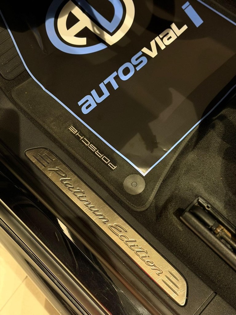 Foto 17  PORSCHE CAYENNE 3.0 DIESEL PLATINUM EDITION 