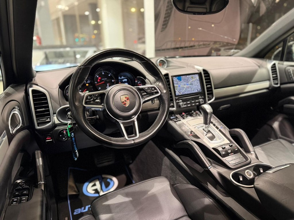 Foto 26  PORSCHE CAYENNE 3.0 DIESEL PLATINUM EDITION 