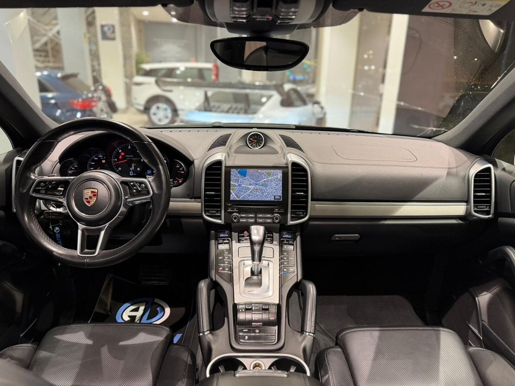Foto 28  PORSCHE CAYENNE 3.0 DIESEL PLATINUM EDITION 