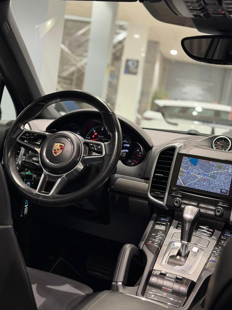 Foto 30  PORSCHE CAYENNE 3.0 DIESEL PLATINUM EDITION 