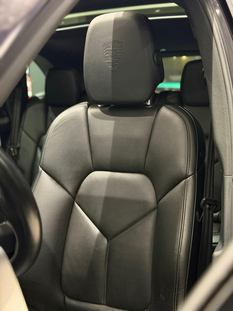 Foto 33  PORSCHE CAYENNE 3.0 DIESEL PLATINUM EDITION 