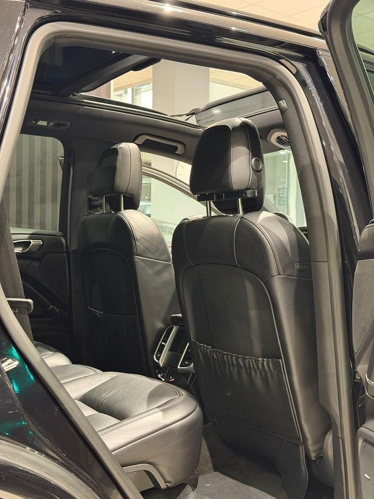 Foto 34  PORSCHE CAYENNE 3.0 DIESEL PLATINUM EDITION 