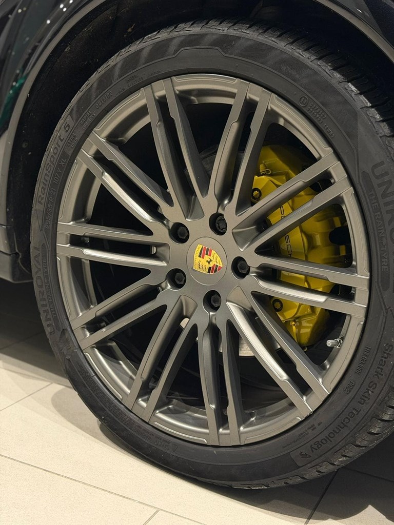 Foto 36  PORSCHE CAYENNE 3.0 DIESEL PLATINUM EDITION 