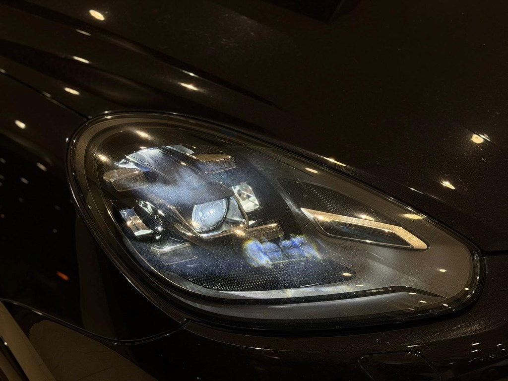 Foto 37  PORSCHE CAYENNE 3.0 DIESEL PLATINUM EDITION 