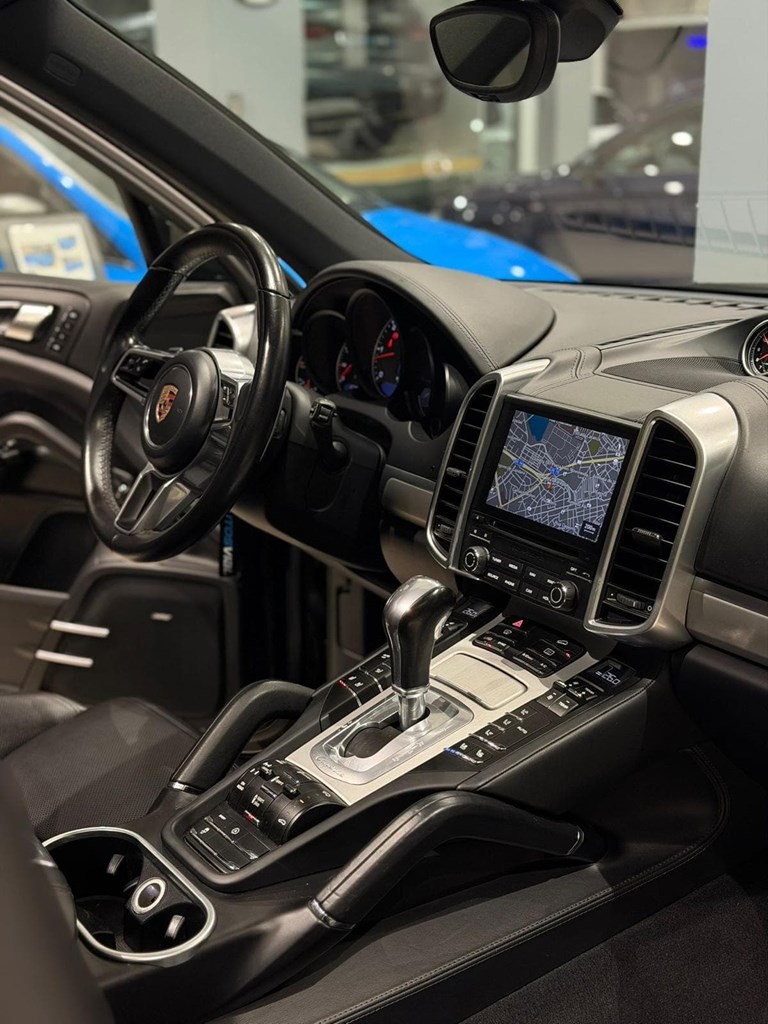 Foto 40  PORSCHE CAYENNE 3.0 DIESEL PLATINUM EDITION 