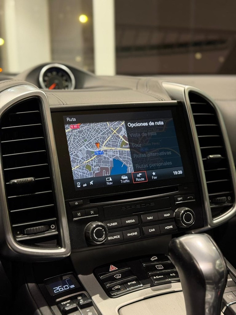 Foto 6  PORSCHE CAYENNE 3.0 DIESEL PLATINUM EDITION 