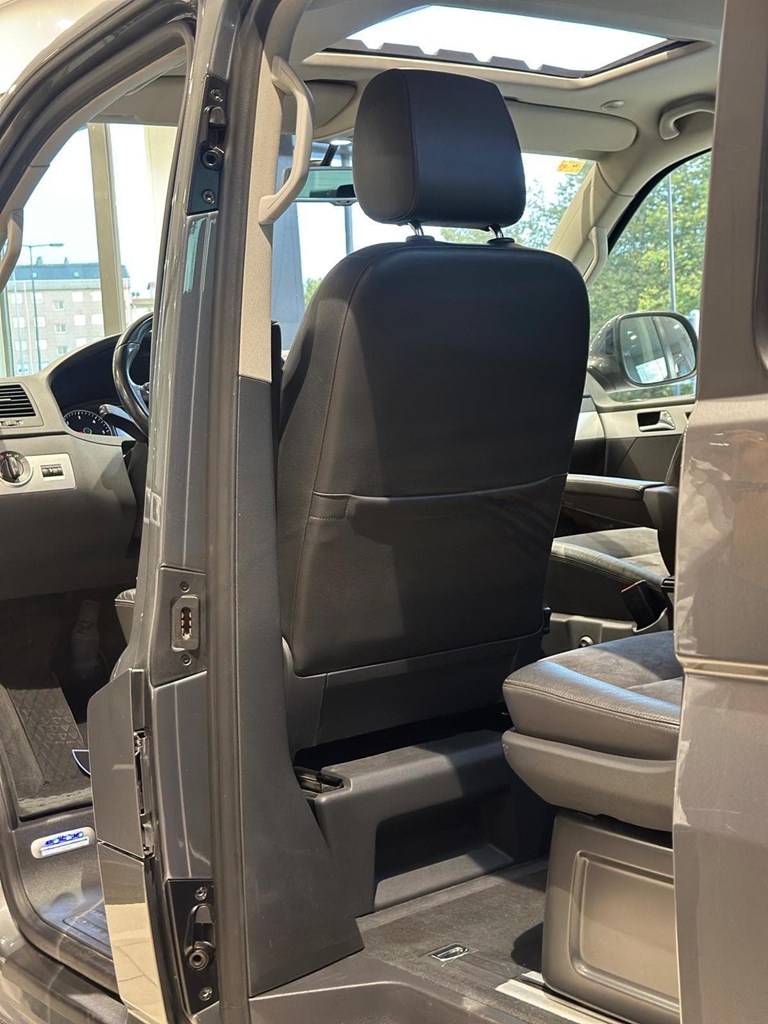 Foto 17  VOLKSWAGEN MULTIVAN DSG  