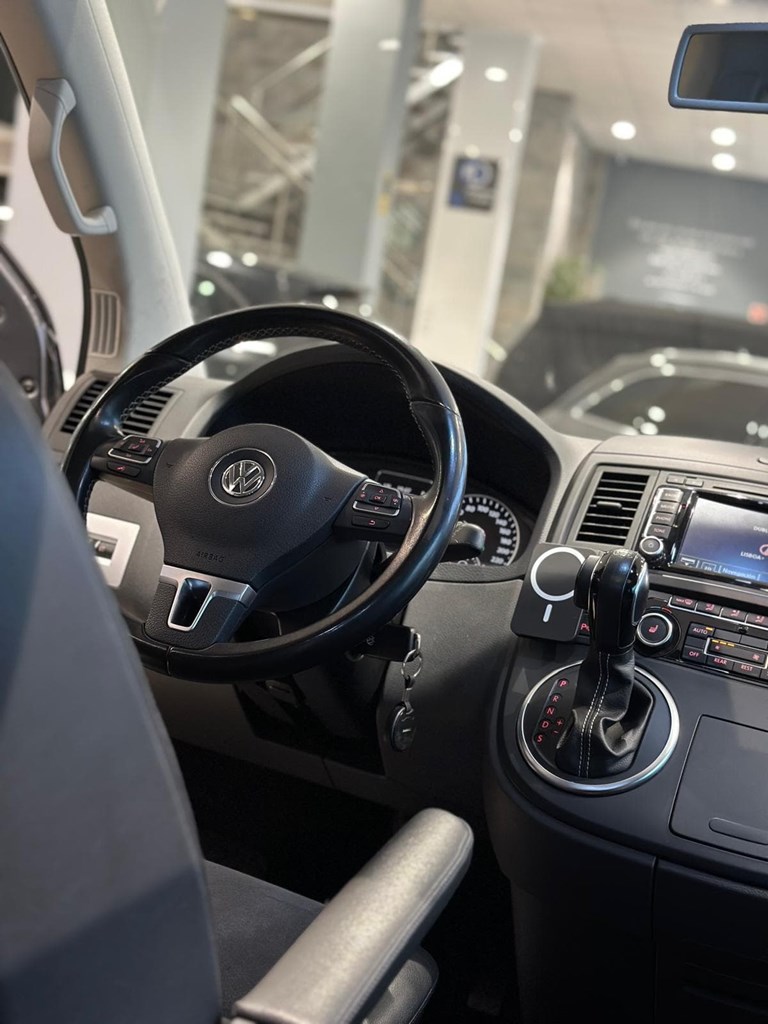 Foto 21  VOLKSWAGEN MULTIVAN DSG  