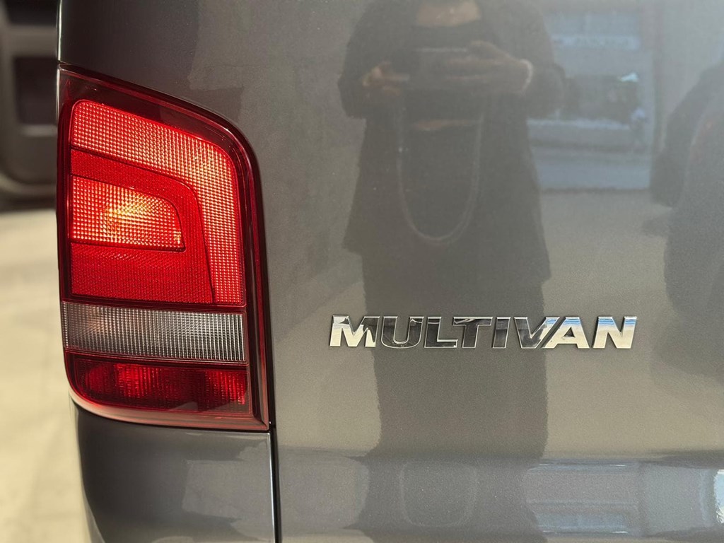 Foto 23  VOLKSWAGEN MULTIVAN DSG  