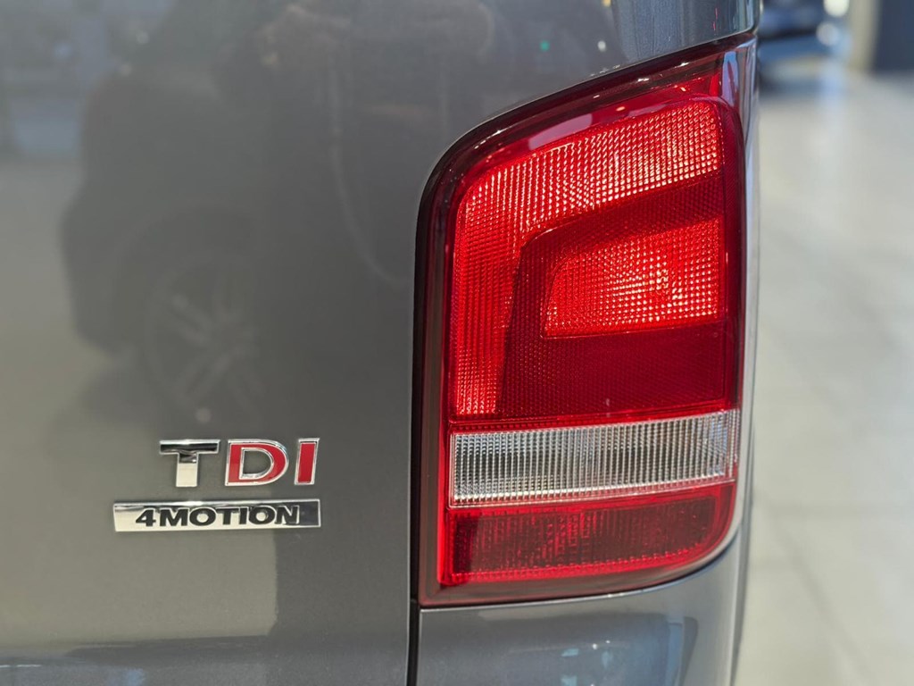 Foto 26  VOLKSWAGEN MULTIVAN DSG  