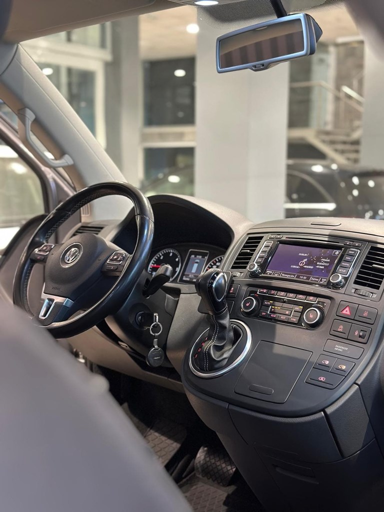 Foto 30  VOLKSWAGEN MULTIVAN DSG  