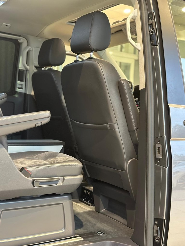 Foto 31  VOLKSWAGEN MULTIVAN DSG  