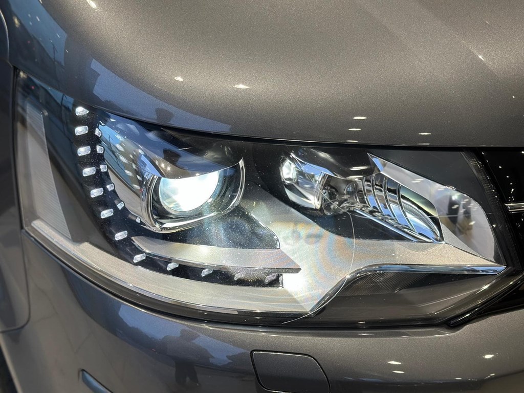 Foto 36  VOLKSWAGEN MULTIVAN DSG  