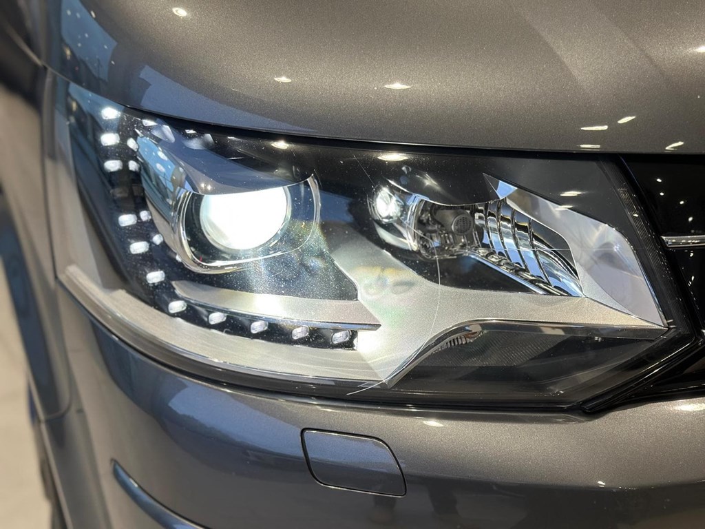 Foto 40  VOLKSWAGEN MULTIVAN DSG  