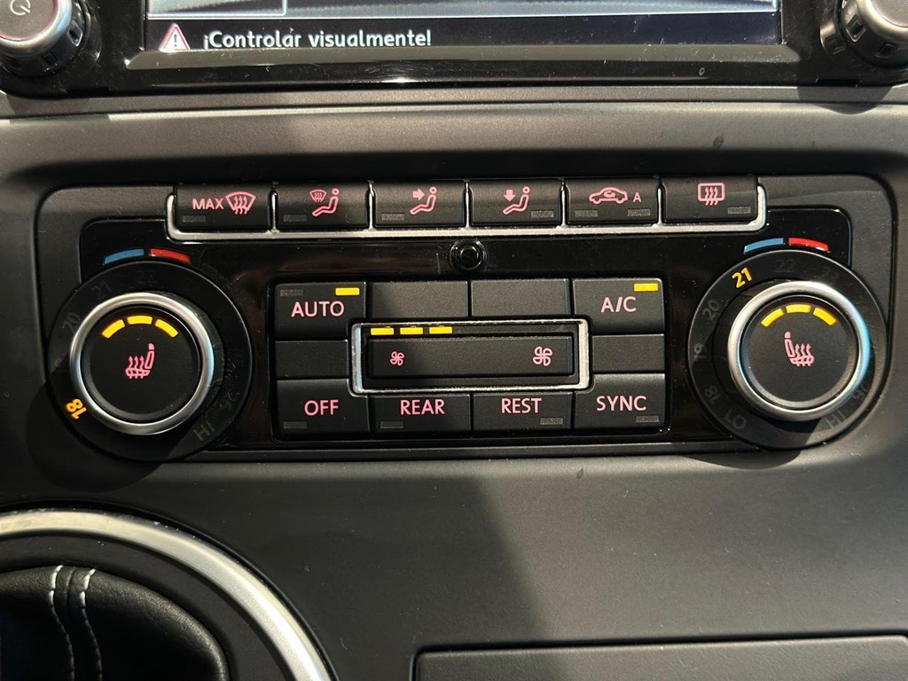 Foto 46  VOLKSWAGEN MULTIVAN DSG  