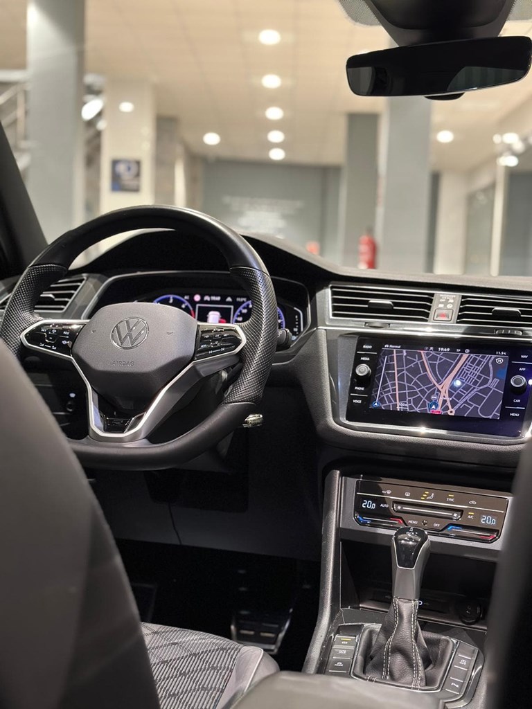 Foto 27 VOLKSWAGEN Tiguan RLine 2.0 TDI DSG
