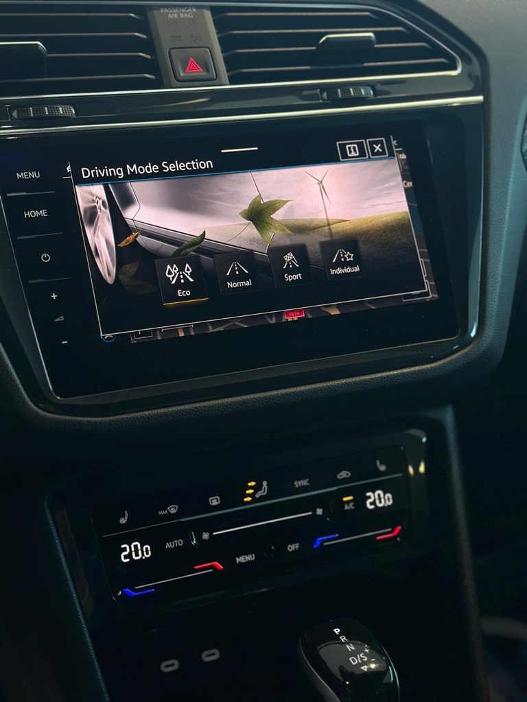 Foto 17 VOLKSWAGEN Tiguan RLine 2.0 TDI DSG