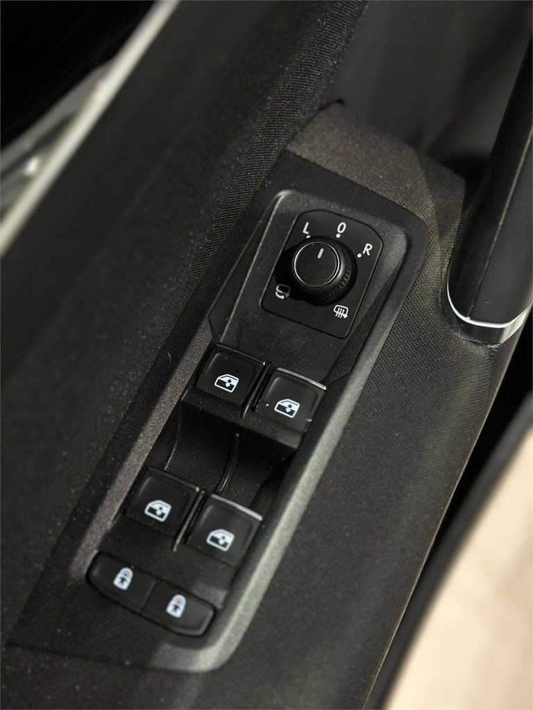 Foto 24 Volkswagen Touran 2.0 TDI 150 CV DSG | R-Line Exterior | 05/2020