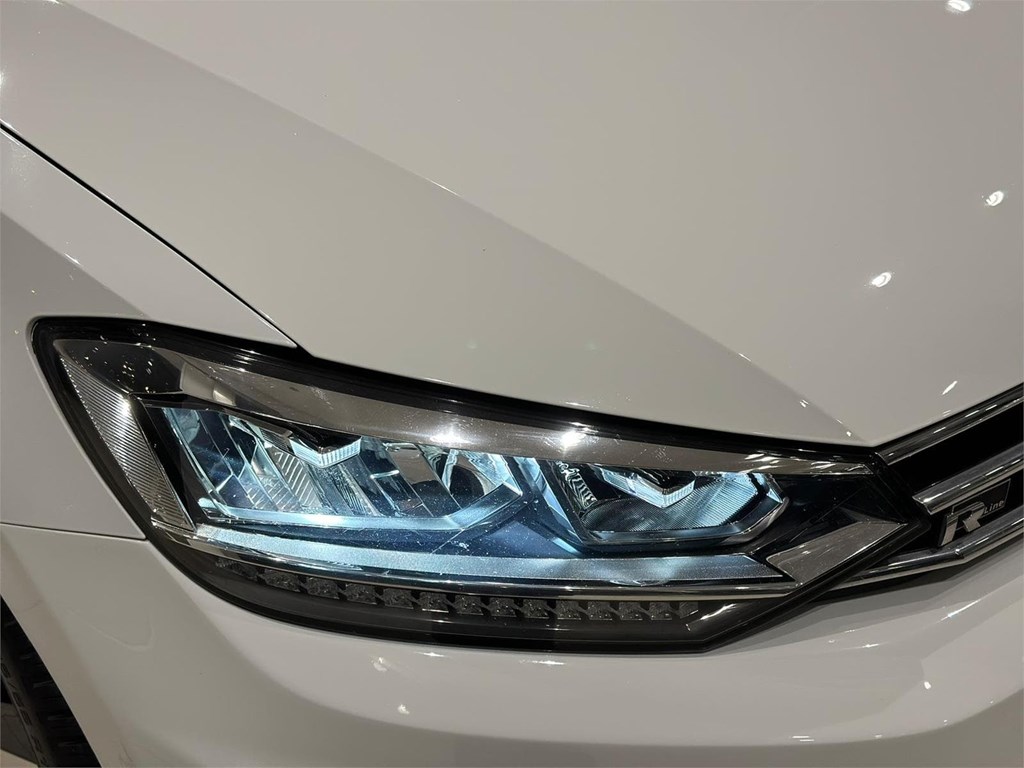 Foto 4 Volkswagen Touran 2.0 TDI 150 CV DSG | R-Line Exterior | 05/2020