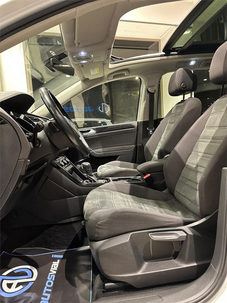 Foto 7 Volkswagen Touran 2.0 TDI 150 CV DSG | R-Line Exterior | 05/2020