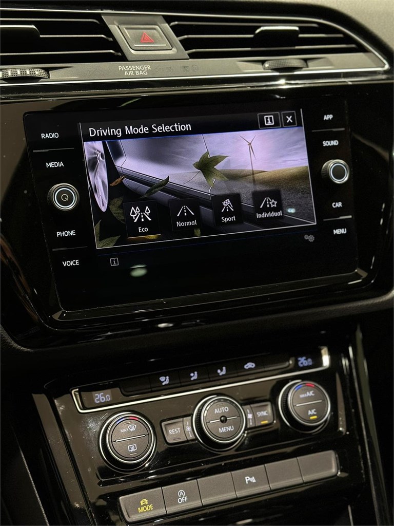 Foto 8 Volkswagen Touran 2.0 TDI 150 CV DSG | R-Line Exterior | 05/2020