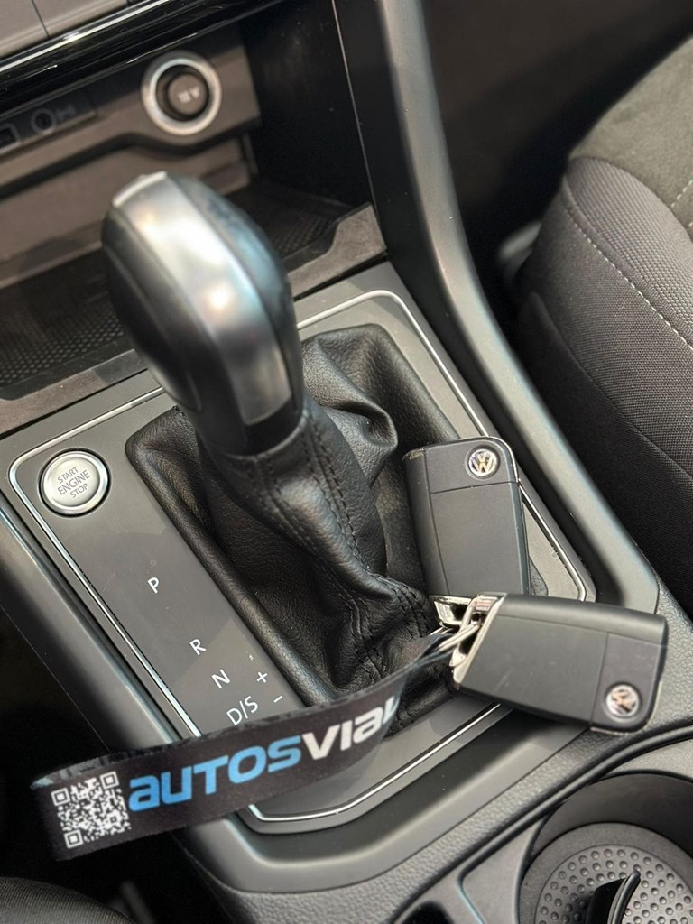 Foto 13 VOLKSWAGEN Touran Business 2.0 TDI DSG