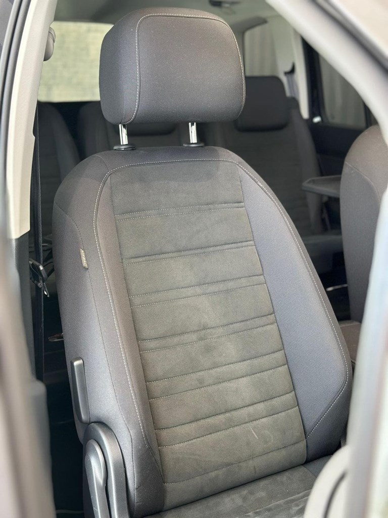 Foto 26 VOLKSWAGEN Touran Business 2.0 TDI DSG