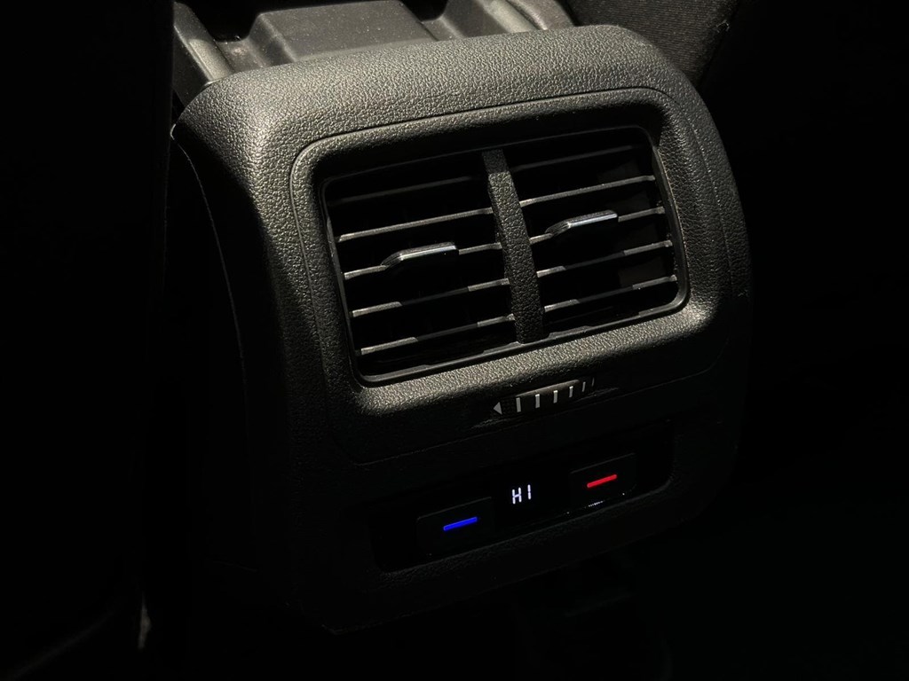 Foto 10 VOLKSWAGEN Touran Sport 2.0 TDI DSG