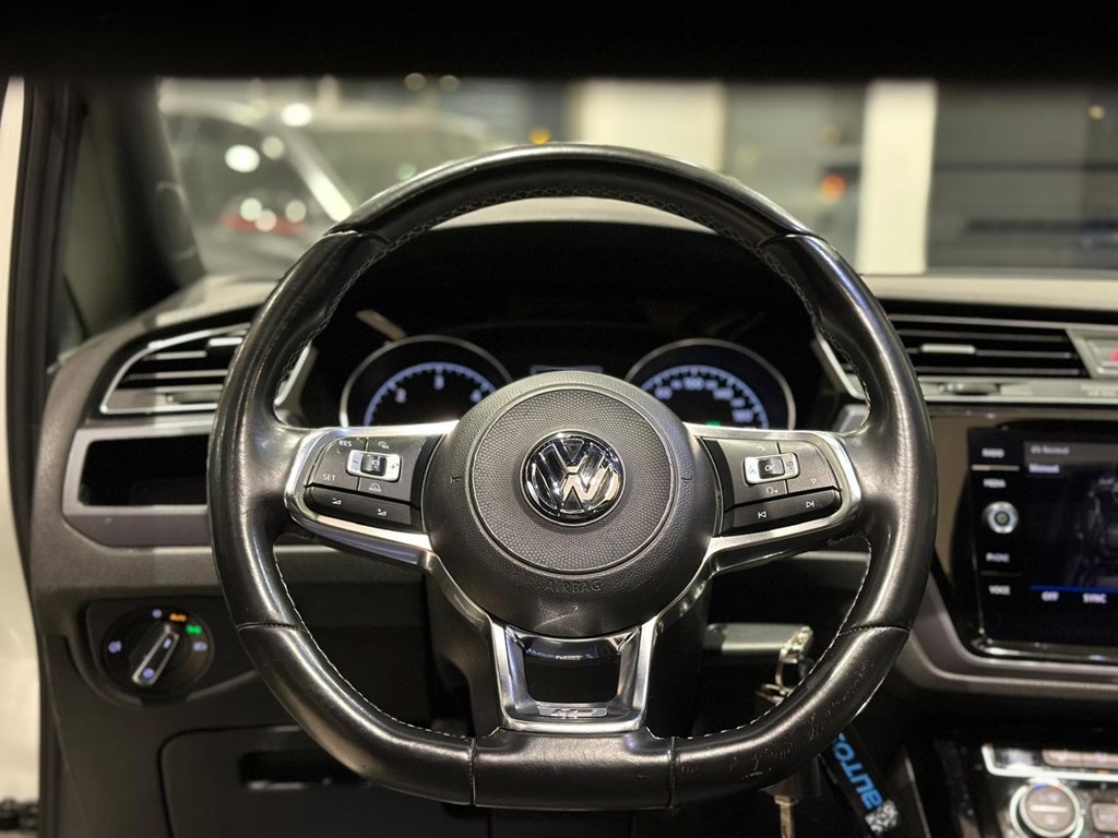 Foto 11 VOLKSWAGEN Touran Sport 2.0 TDI DSG