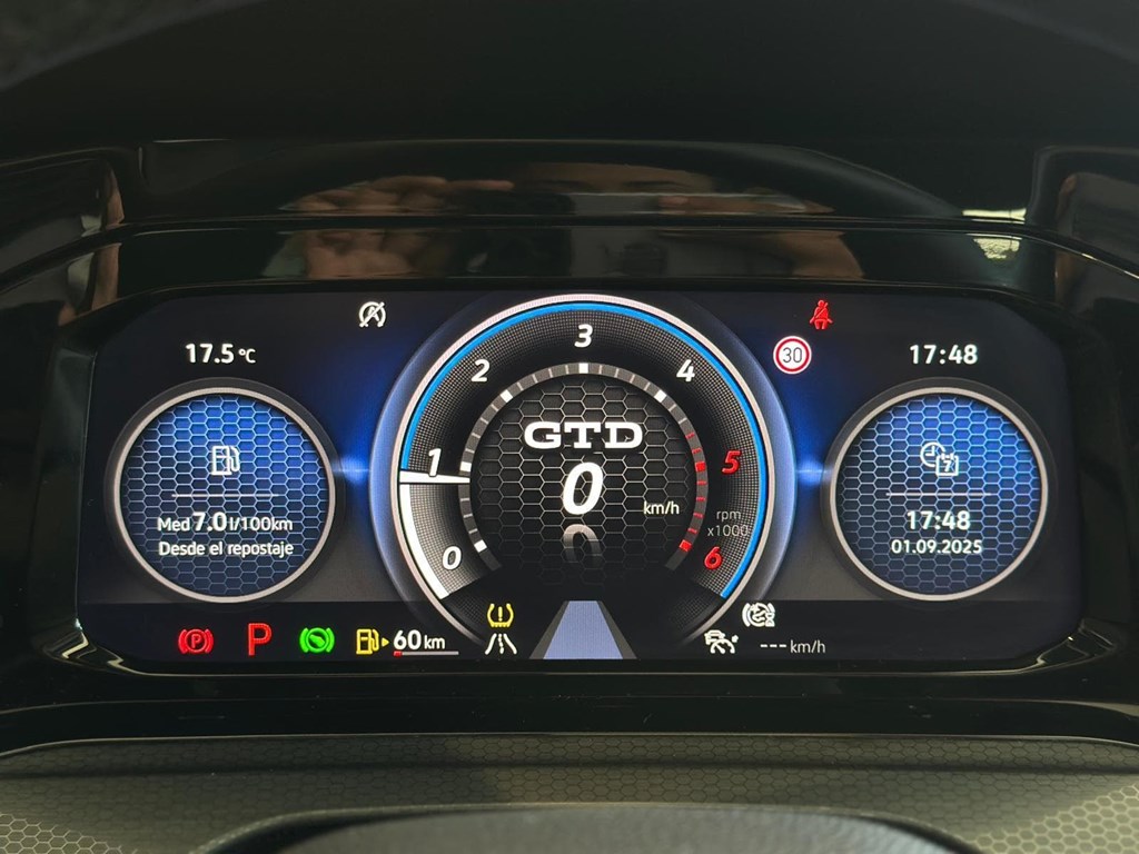 Foto 13 VW GOLF 8 GTD 200CV DSG 