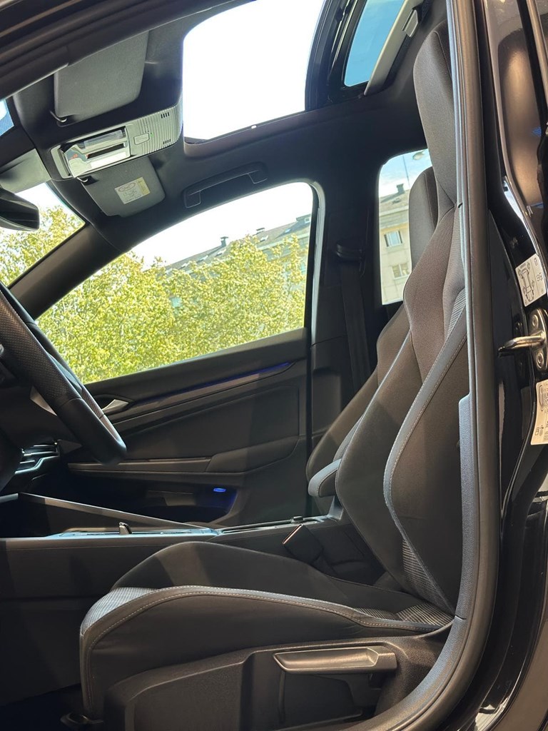 Foto 21 VW GOLF 8 GTD 200CV DSG 