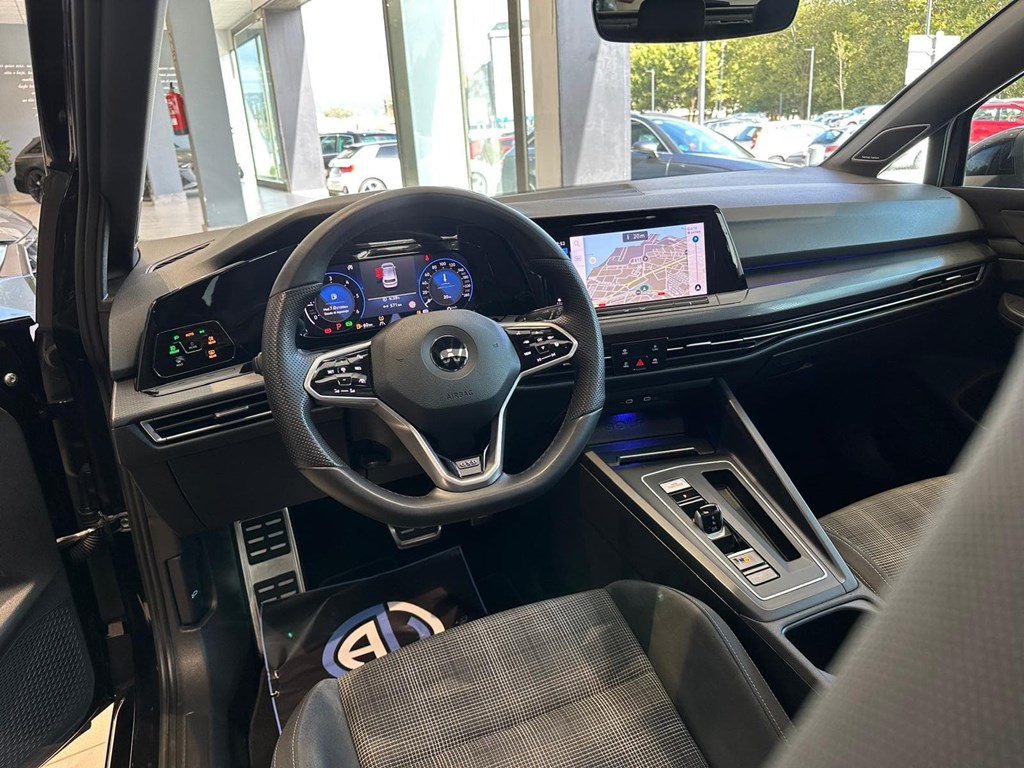 Foto 24 VW GOLF 8 GTD 200CV DSG 