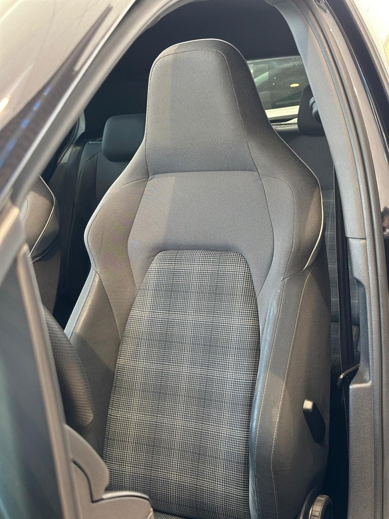 Foto 26 VW GOLF 8 GTD 200CV DSG 