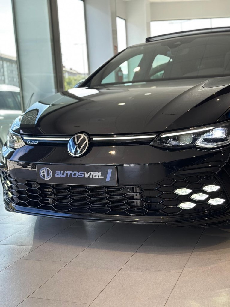 Foto 30 VW GOLF 8 GTD 200CV DSG 