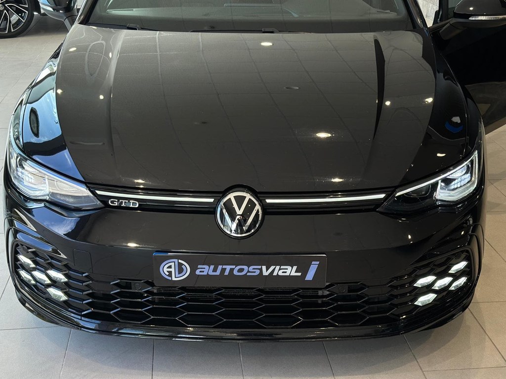 Foto 31 VW GOLF 8 GTD 200CV DSG 